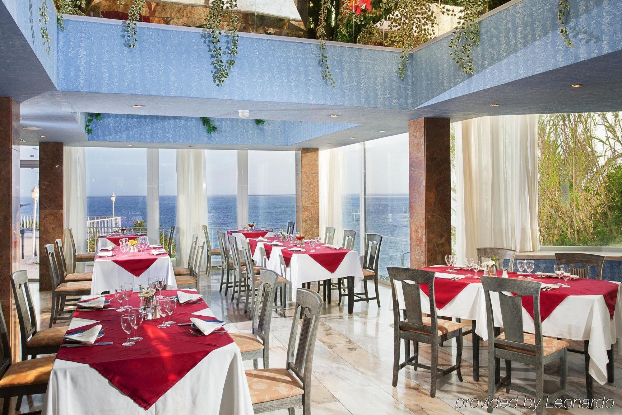 Holiday Inn Algarve - Armacao De Pera, An Ihg Hotel Restauracja zdjęcie